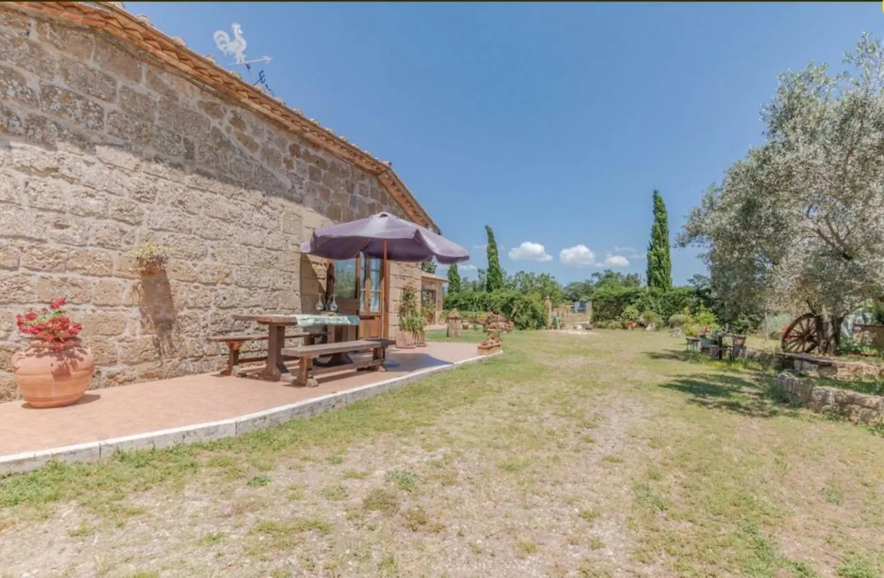 Bio Agriturismo Il Cavone Sovana 0*,