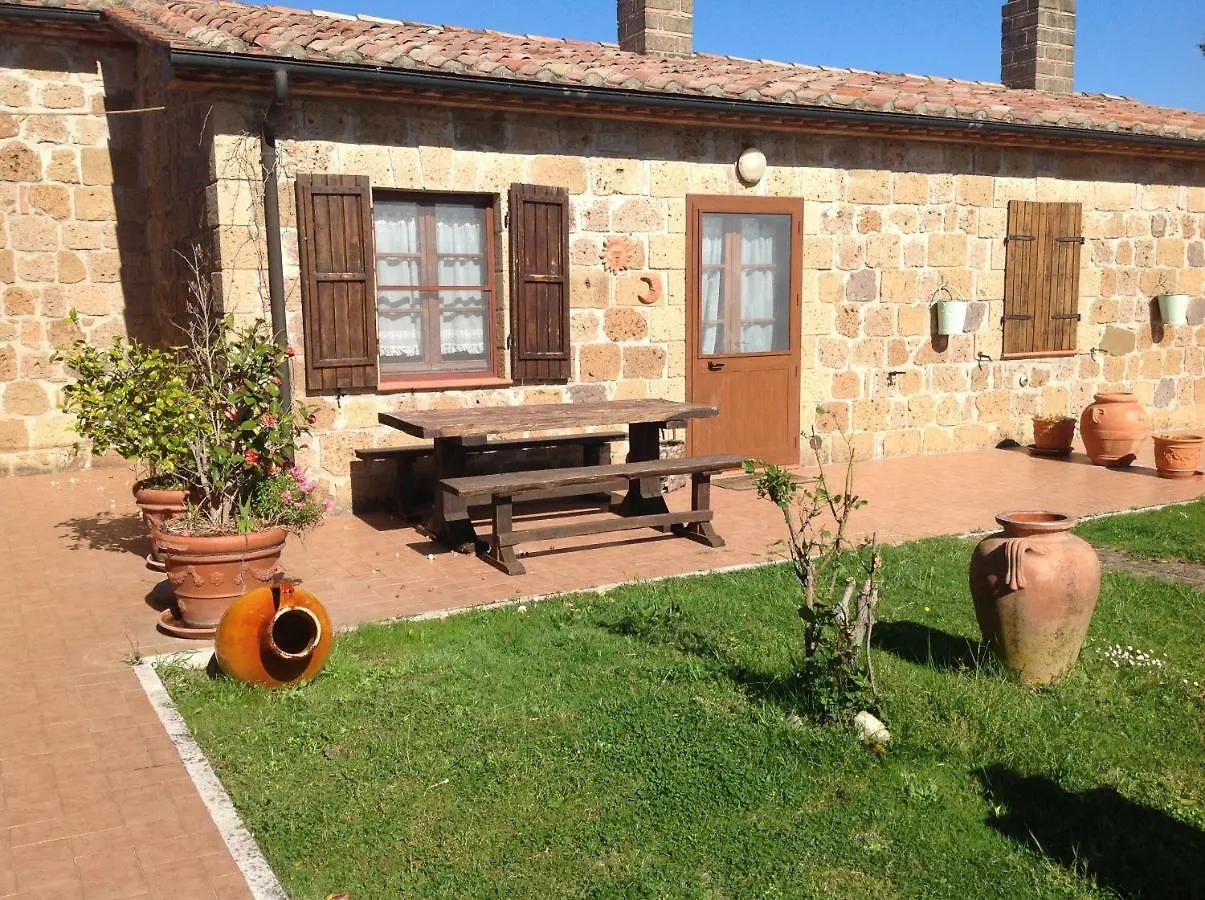 Bio Agriturismo Il Cavone Sovana Farm stay